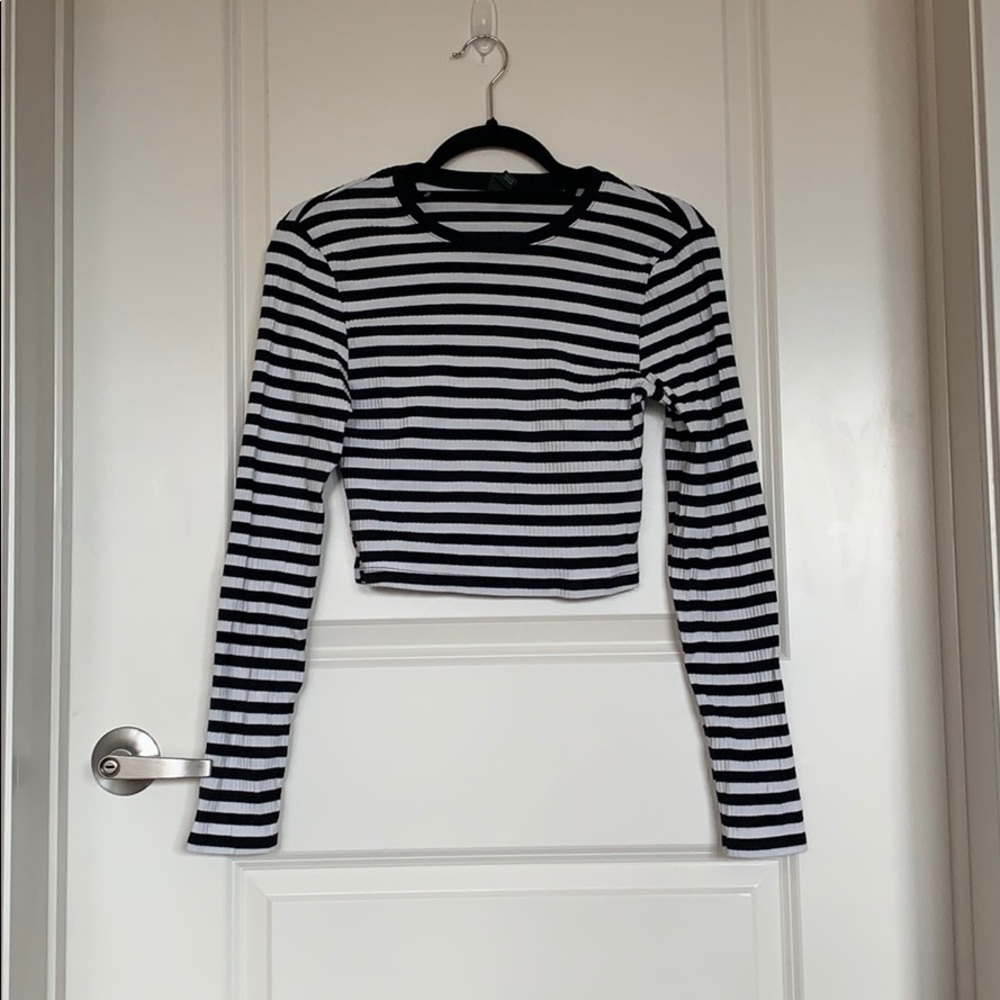 striped long sleve crop top